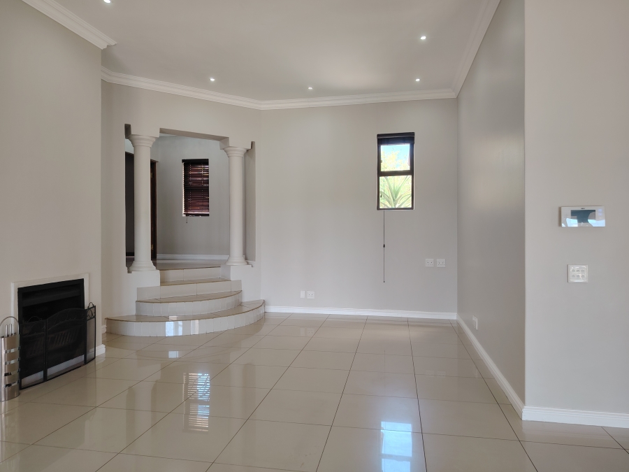 To Let 3 Bedroom Property for Rent in Jakarandas Western Cape